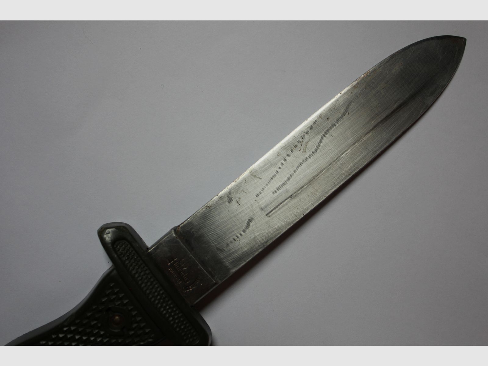 Cuchillo de viaje original de Hubertus Solingen de la Guerra Fría, modelo de cuchillo de combate de la Bundeswehr y visualmente inspirado en el cuchillo de viaje de la HJ