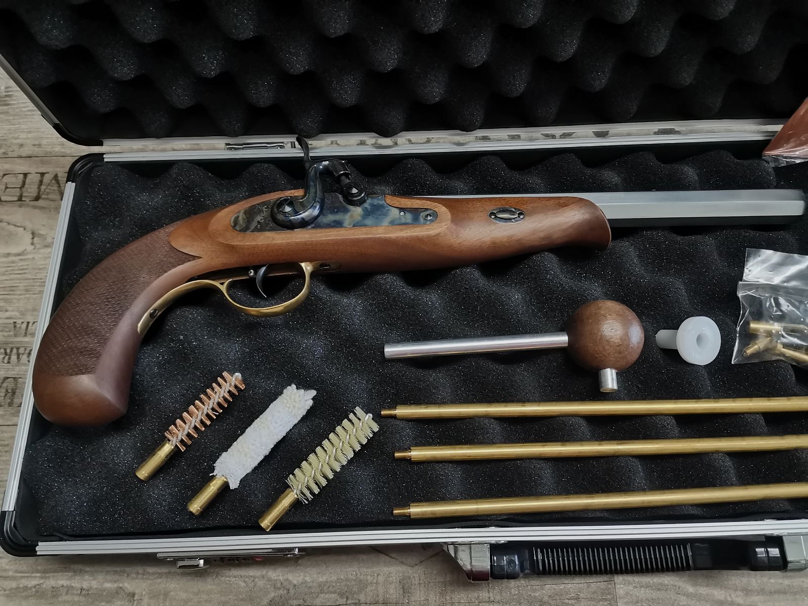 Set completo Davide Pedersoli pistola a retrocarica Continental Target calibro .45, immagine 5 di 6