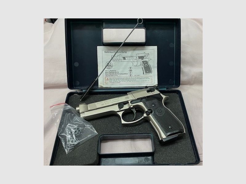 Pistola Co2 Umarex Modello Beretta 92 FS, calibro 4,5 mm