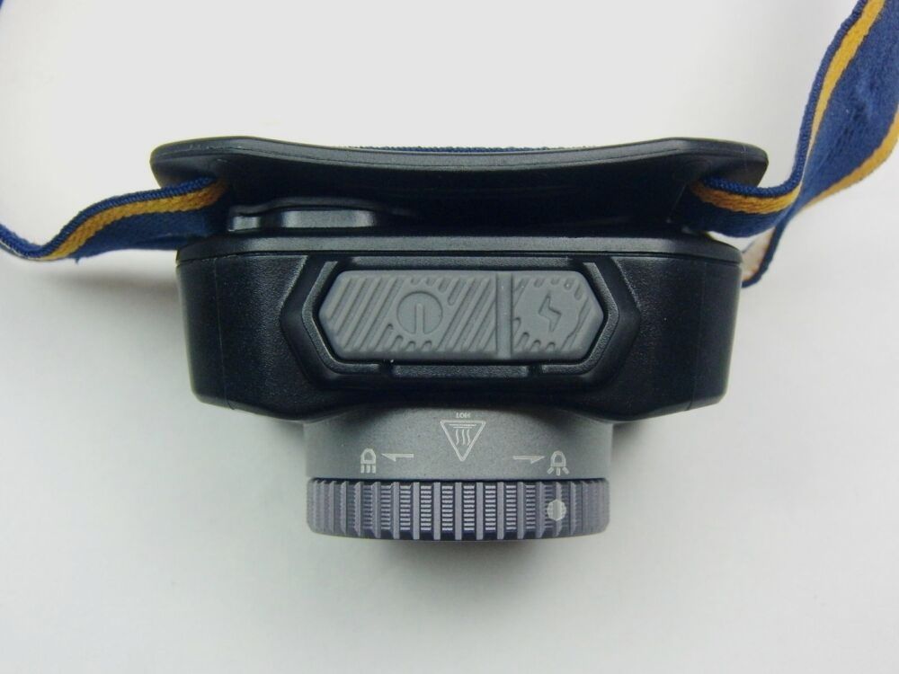 Fenix	 Fenix HL40, aufladbar. Bis zu 50Std. Betrieb