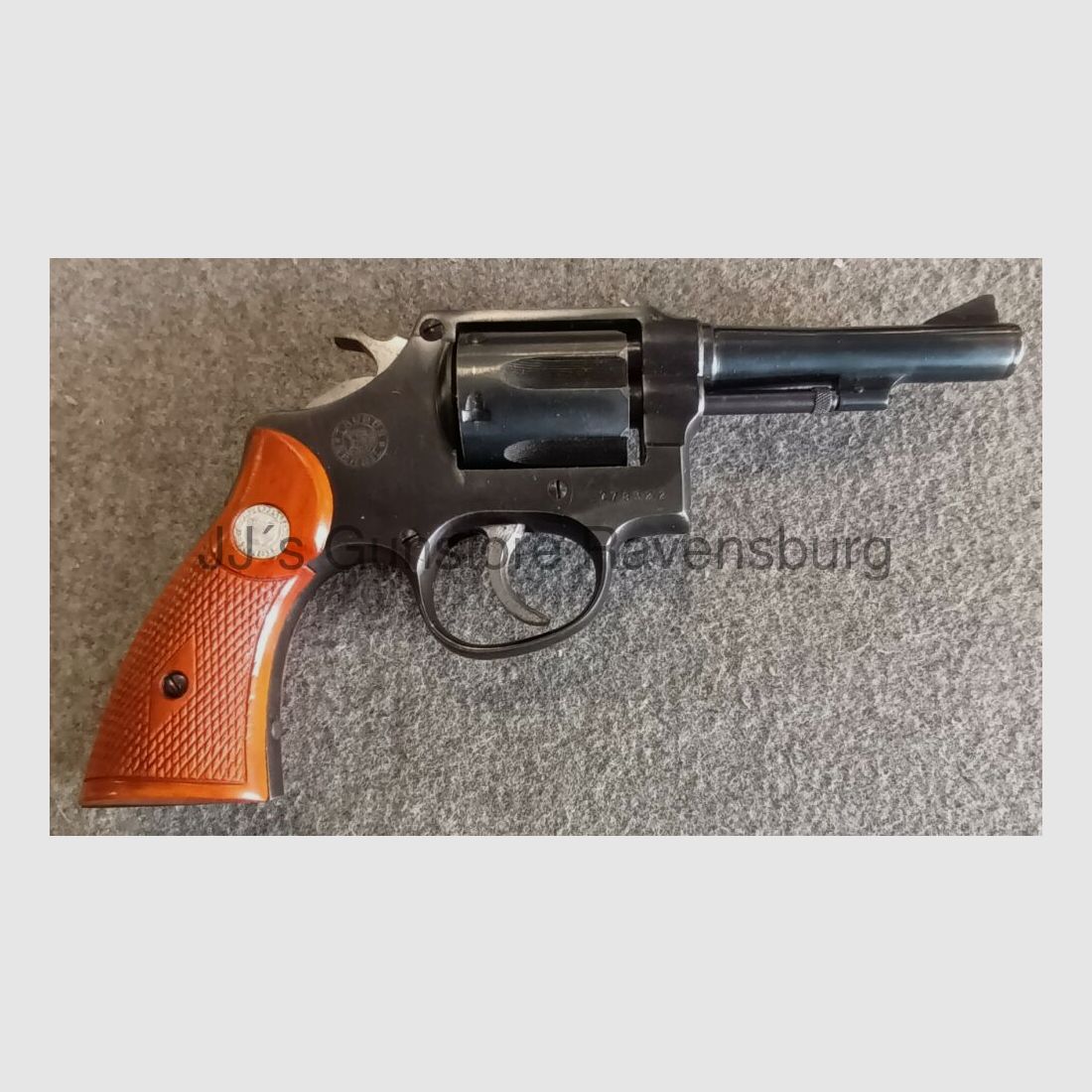Taurus	 ähnlich S&W Military & Police