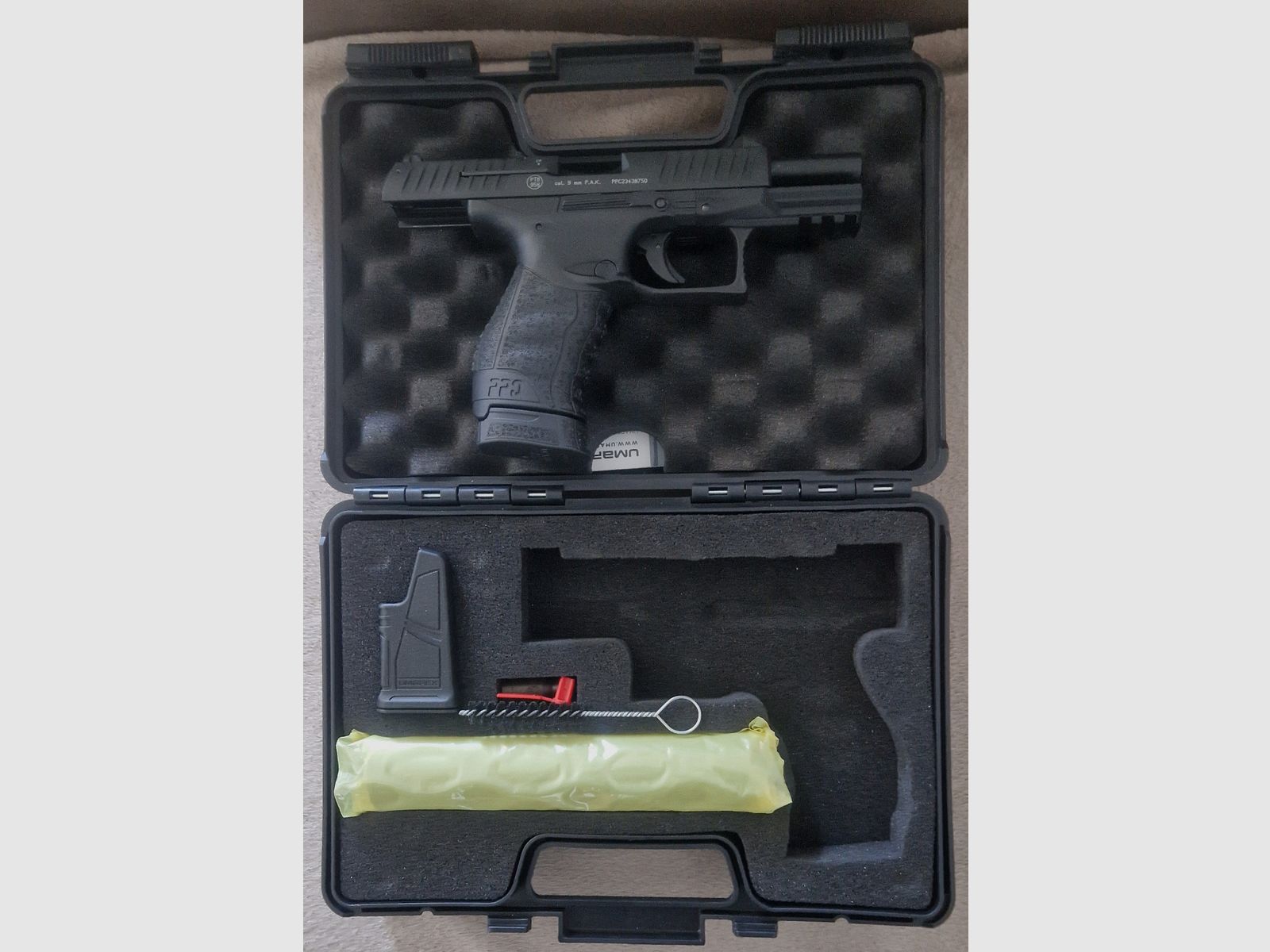 PPQ Schreckschuss Pistole mit Schalldämpfer