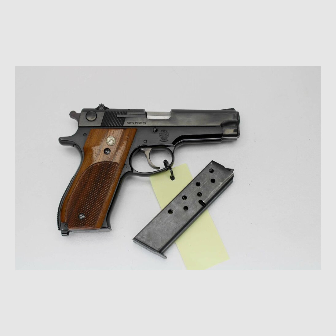 Pistole Smith & Wesson 39-2 mit 2 Magazinen 9mmLuger