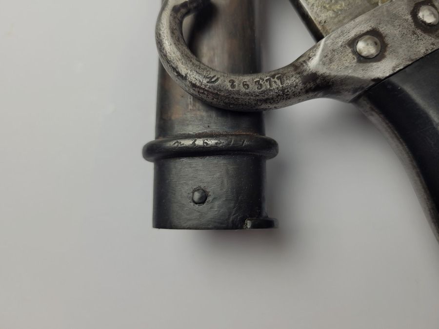 Baionette Berthier Modell 1892 2. Typ – mit originalen Bakelit-Griffschalen – Mono-Nummer – sehr guter Zustand, Bild 1 von 9