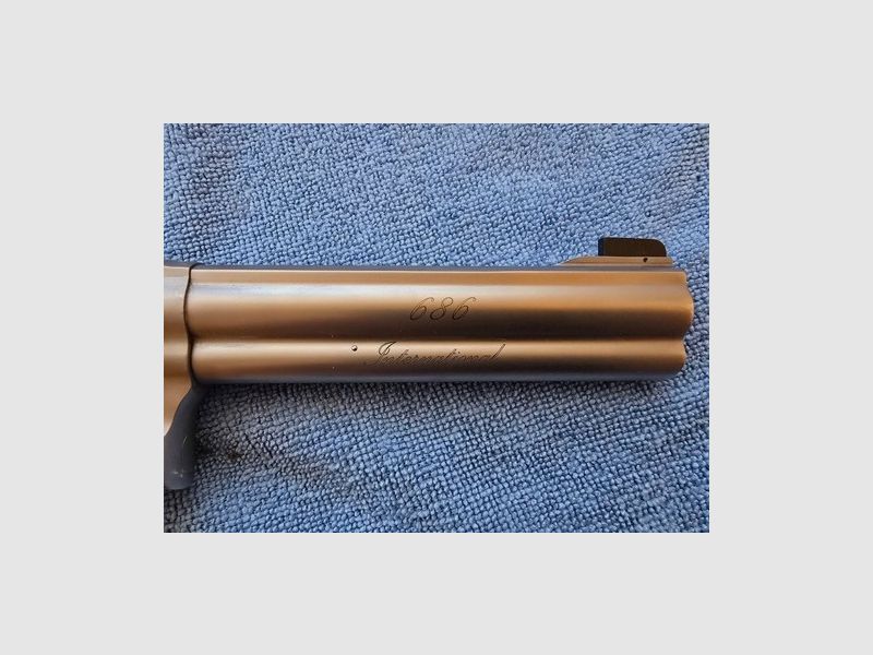 REVOLVER SMITH & WESSON 686 INTERNATIONAL