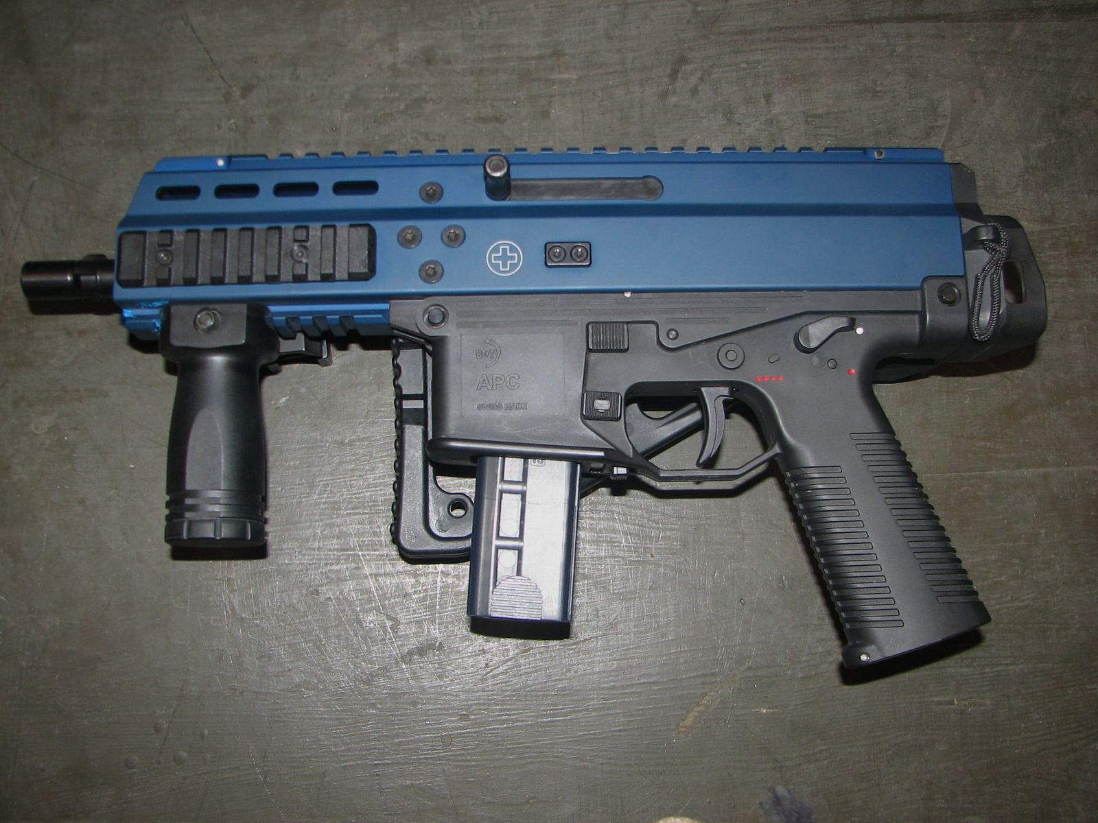 Brugger&Thomet mod. APC kal. 9 X 19 mm FX, zdjęcie 3 z 4