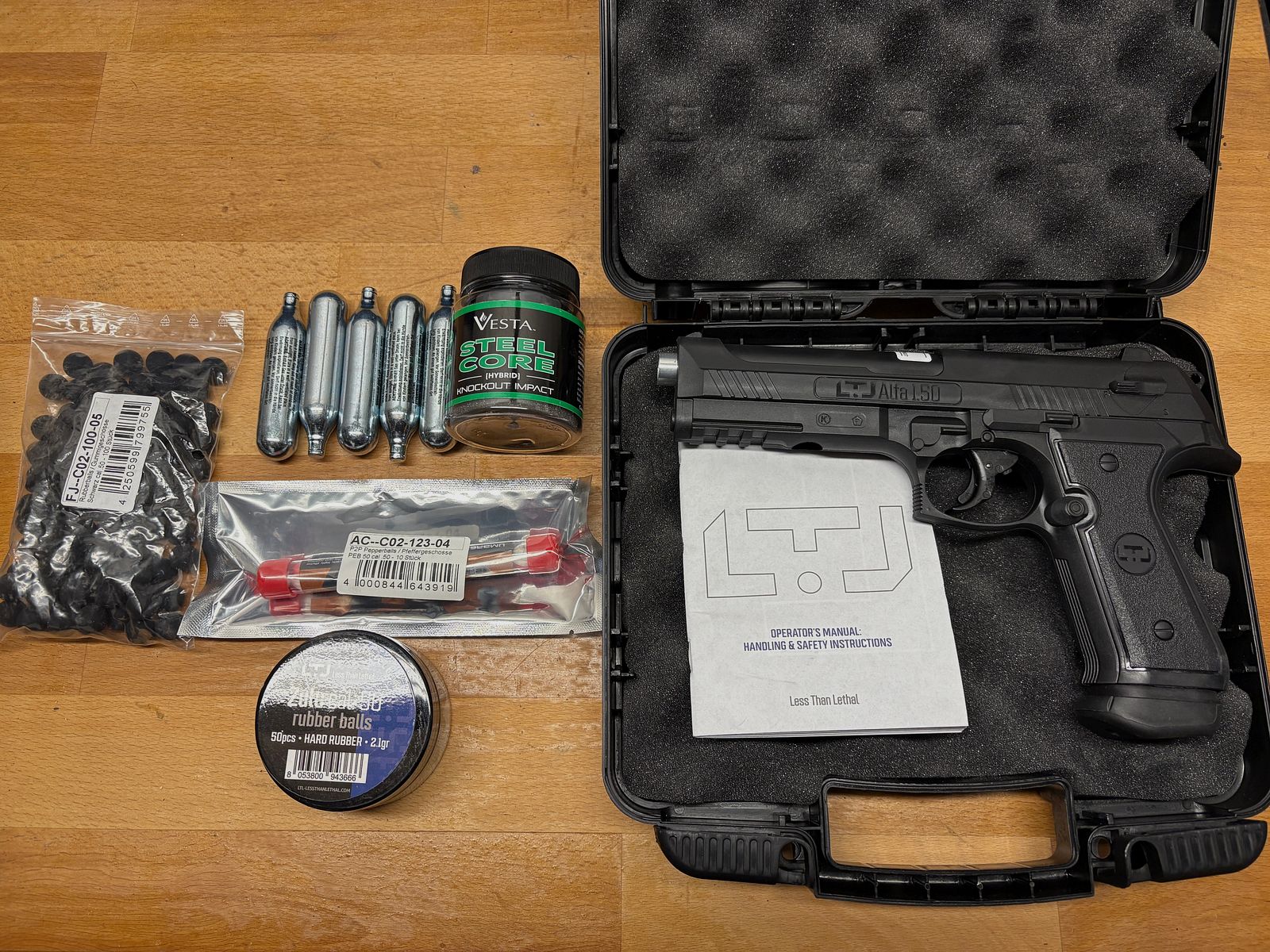 LTL Alfa 1.50 Co2-Pistole cal .50 Defense Training Marker (P18) mit Munition + CO² Patronen 