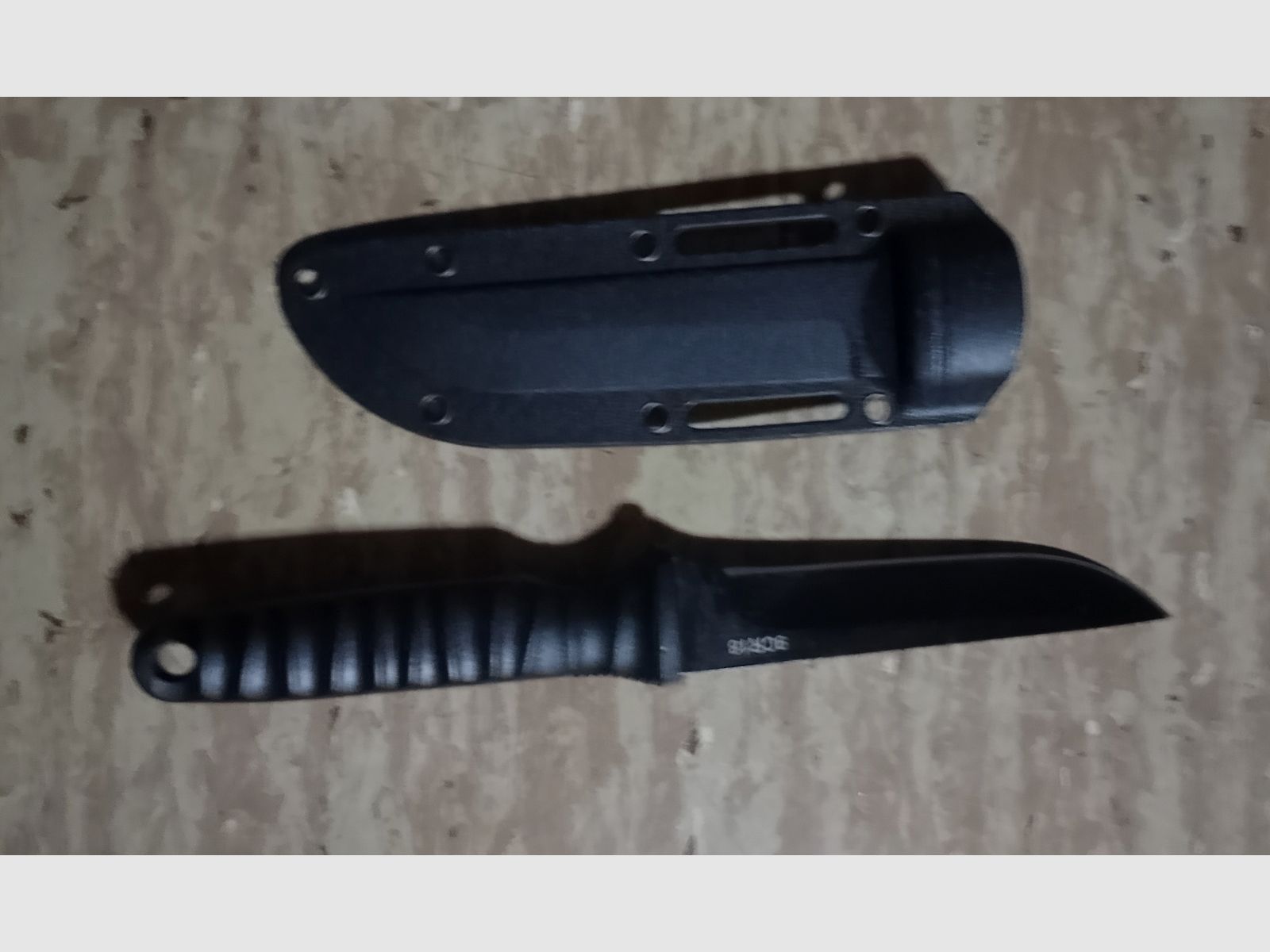 Outdoor Messer EDC stabiles Edelstahl Messer Camping klettern schwarz mit Messerscheide neuwertig aus Sammlung  /1 