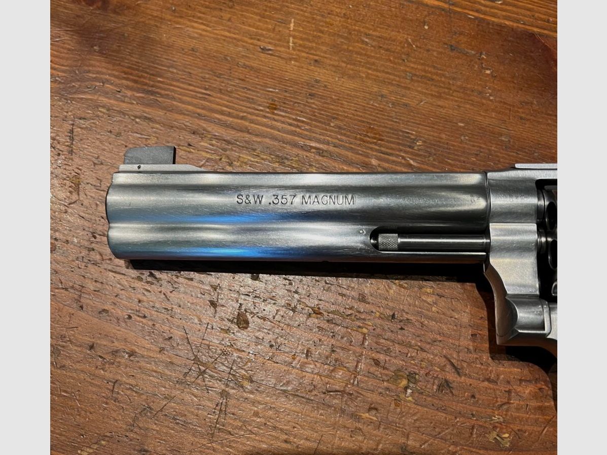 Smith & Wesson 686 Target Champion Deluxe