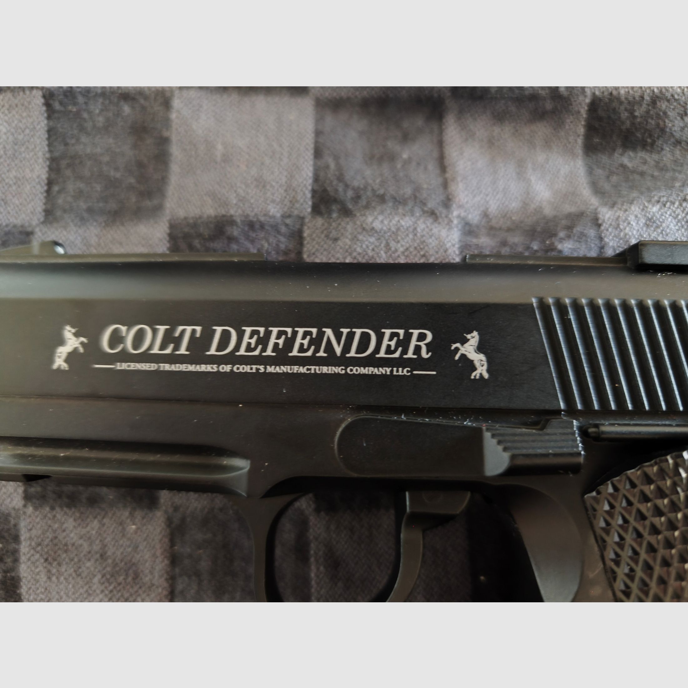 Colt Defender CO2 Pistole 
