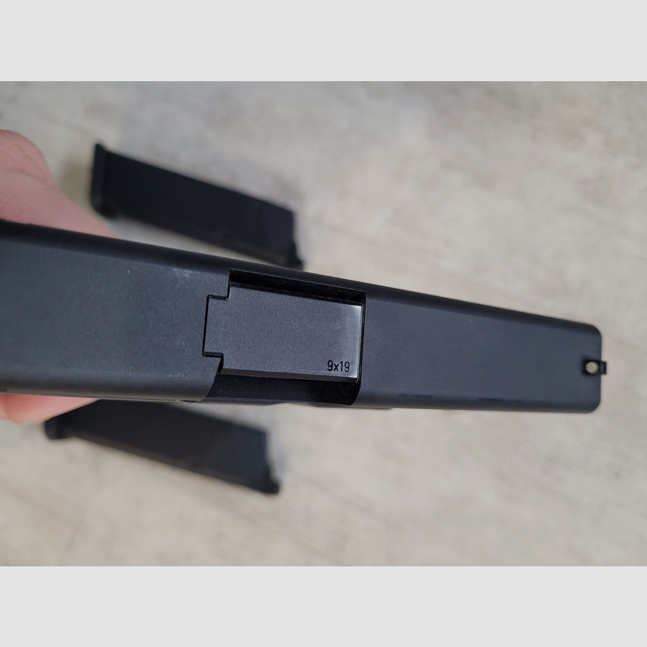 GHK Glock 17 Gen3 Alu CNC Schlitten und 2 EMags