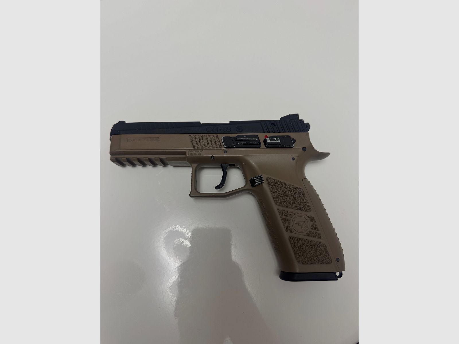 Airsoft CZ-P09 6mm glissière en métal avec chargeur Co2