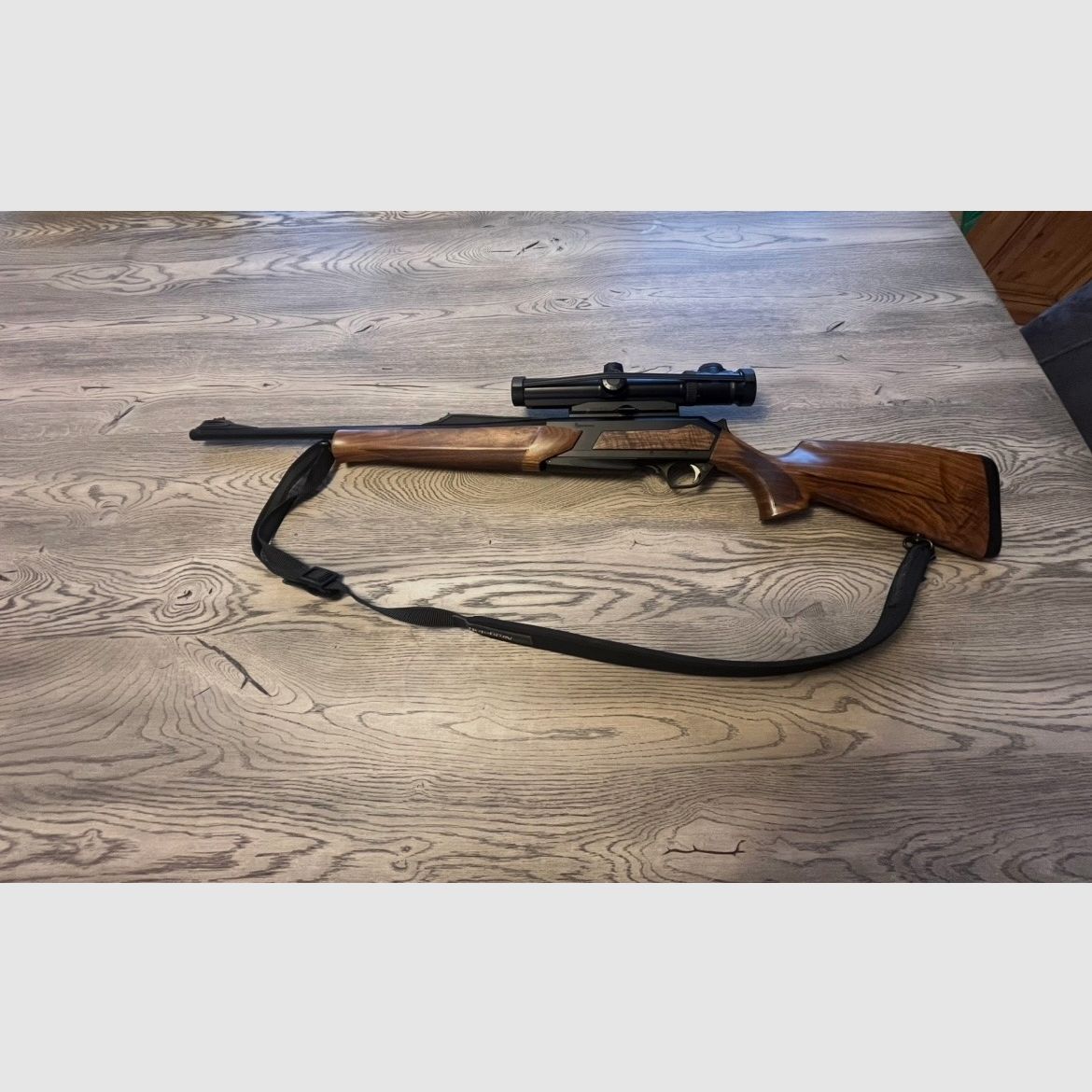 Halbautomat Browning Modell: Bar Zenith Wood HC in Kaliber .30-06 mit Zeiss Victory V8 1,1-8-30 absolut neuwertig