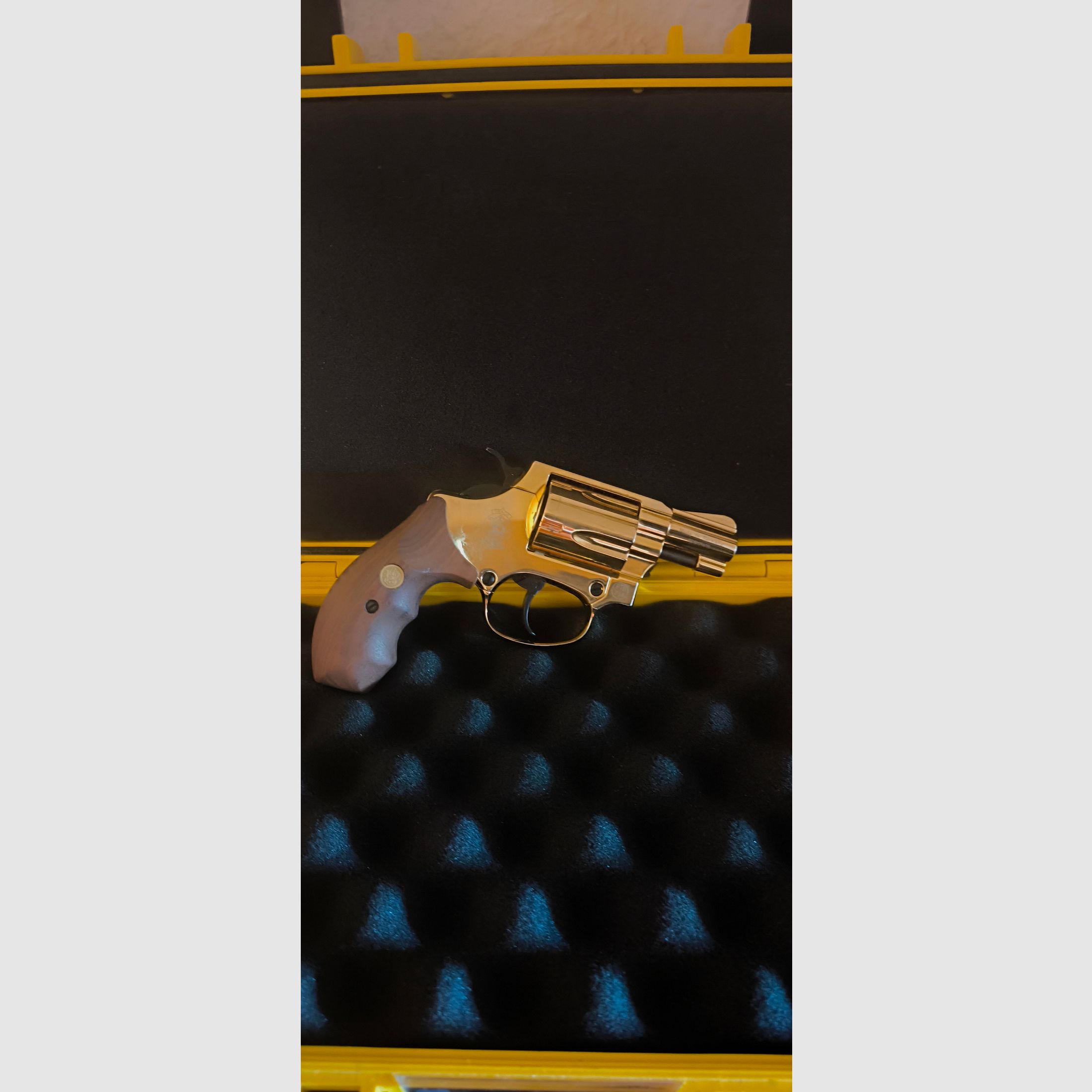 Revolver 9mmRK, 24Karat Vergoldet & Ungeschossen von Smith & Wesson, Modell Chiefs Special
