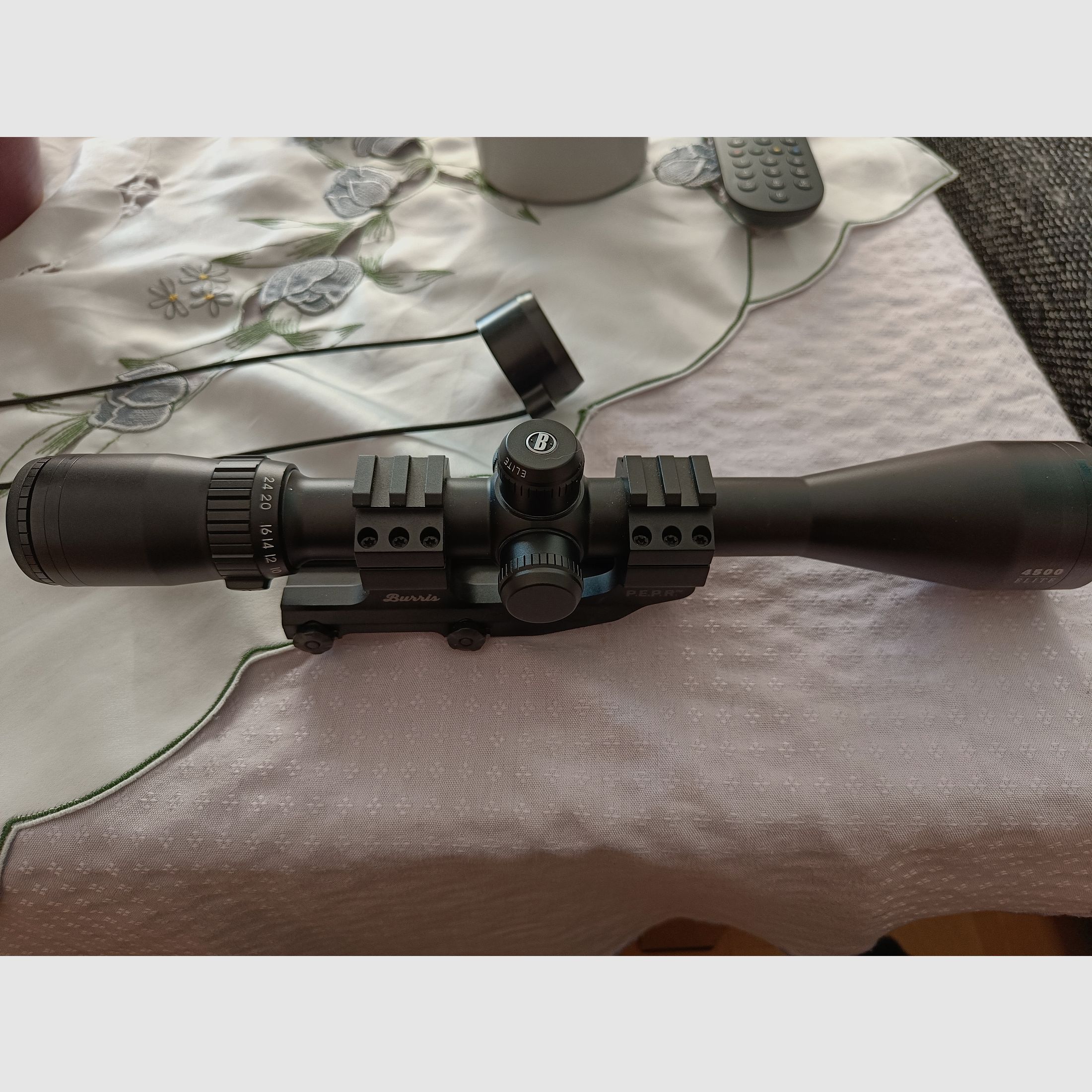 Bushnell Optik 6-24x40 inkl Pica Blockmontage 