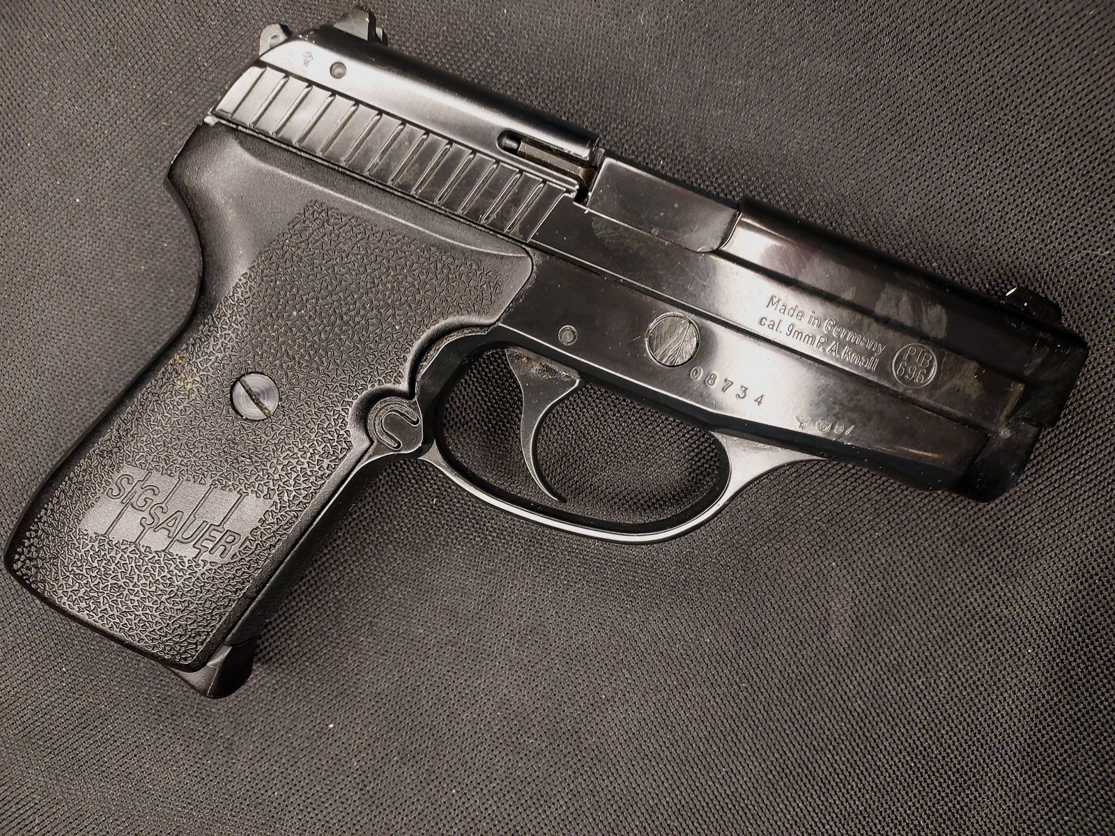Sig Sauer P239 Schreckschusspistole im Kaliber 9 mm P.A.K. aus dem originalen SIG „Backup‑Set“ (PTB 696)