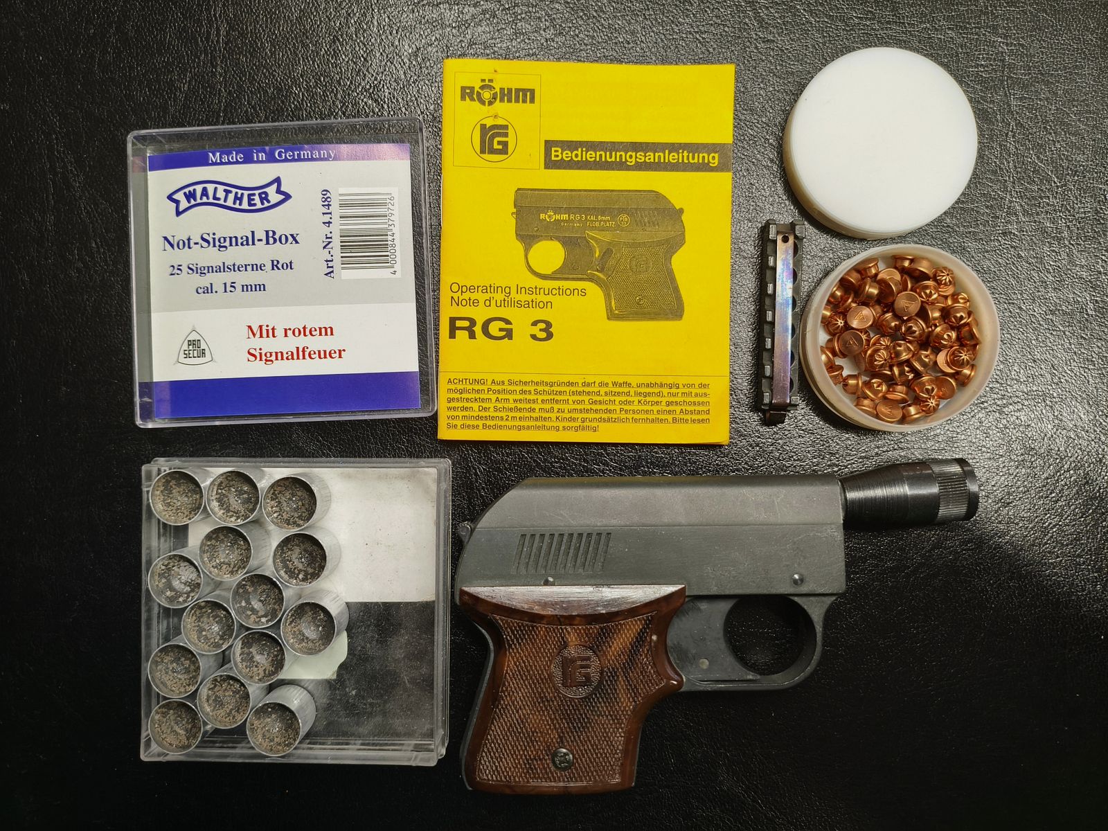 Pistola de fogueo Röhm Schreckschuss RG 3 con accesorios