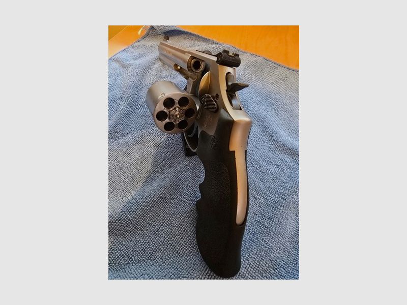 REVOLVER SMITH & WESSON 686 INTERNATIONAL