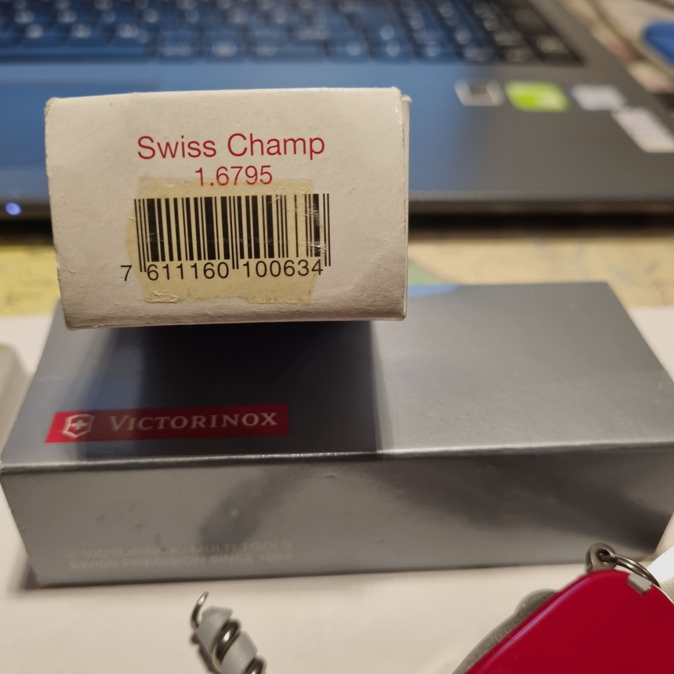 Victorinox Swiss Champ 1.6795