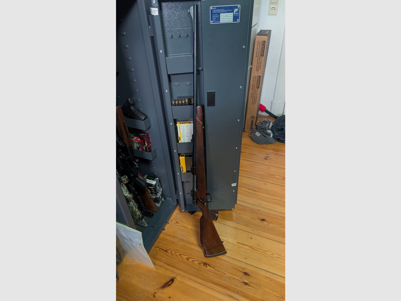 Weatherby Mark V with Zeiss Diavari