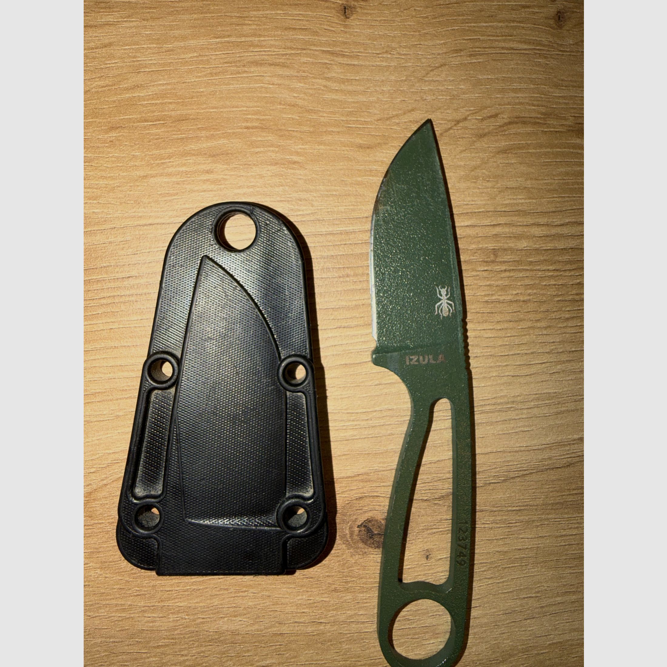 Esee Izula OD Green jachtmes carbonstaal, afbeelding 1 van 2