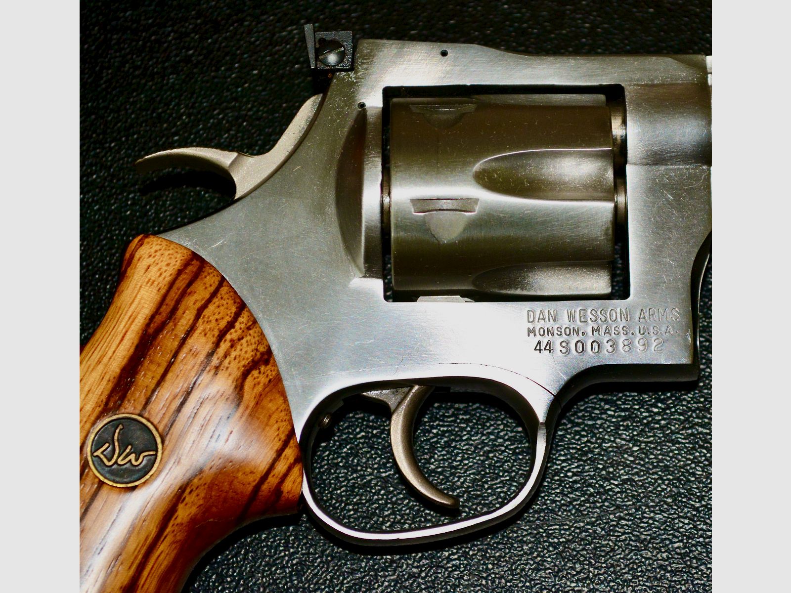 RARIDAD DAN WESSON 744 VH, 6 ' y 8 ' pulgadas de cañón en la maleta!