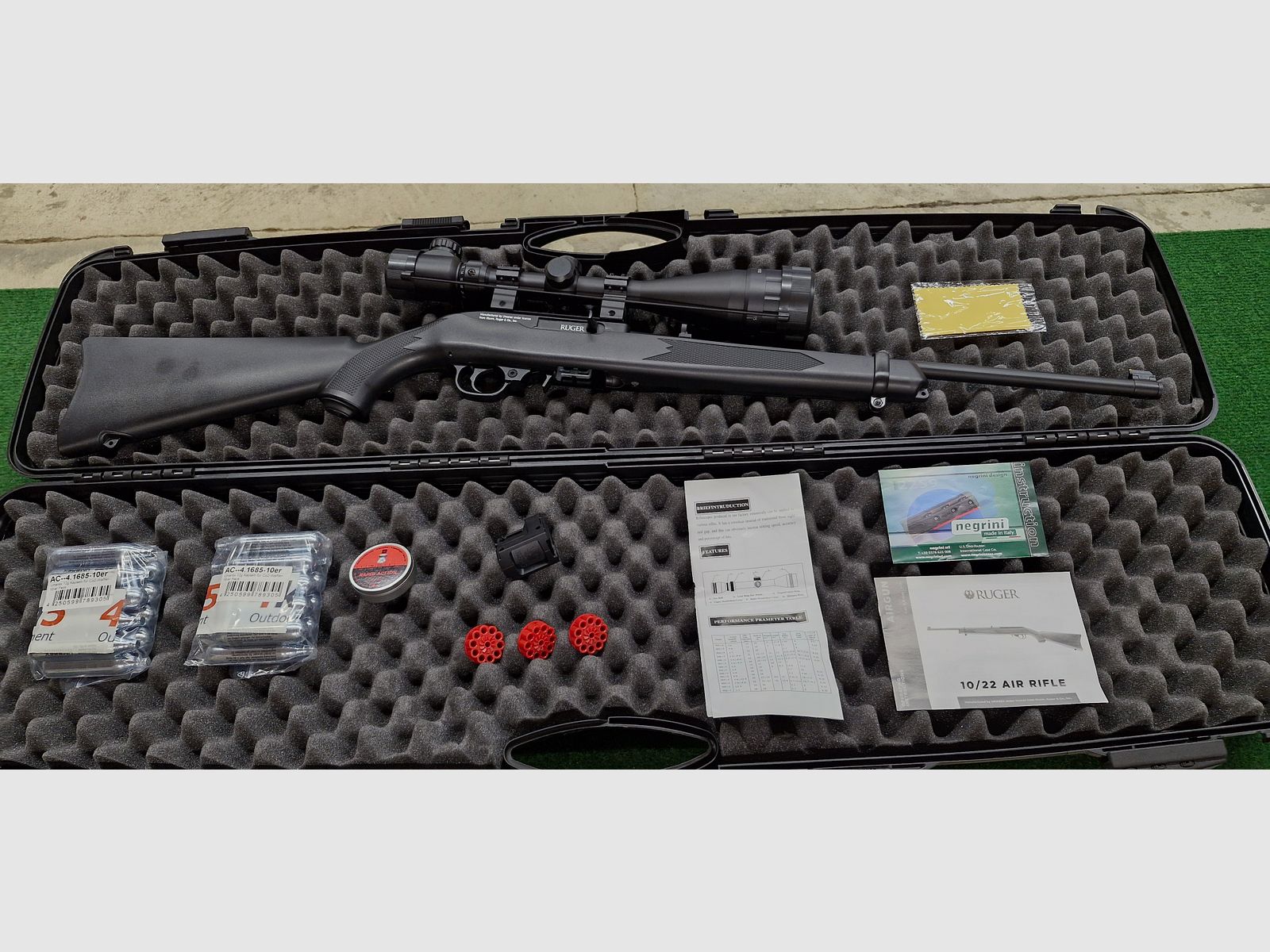 Ruger 10/22 - CO²-Gewehr mit 10-Schuss-Magazin und Zielfernrohr, Diabolo, Zubehör
