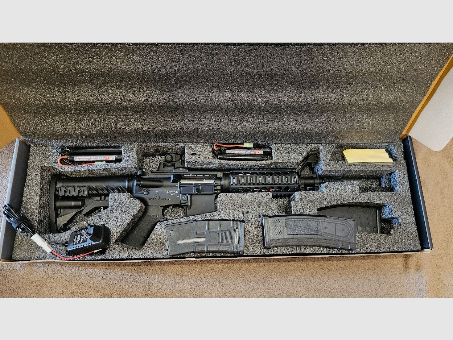 Starter Set Softair S-AEG M4 di APS NUOVO