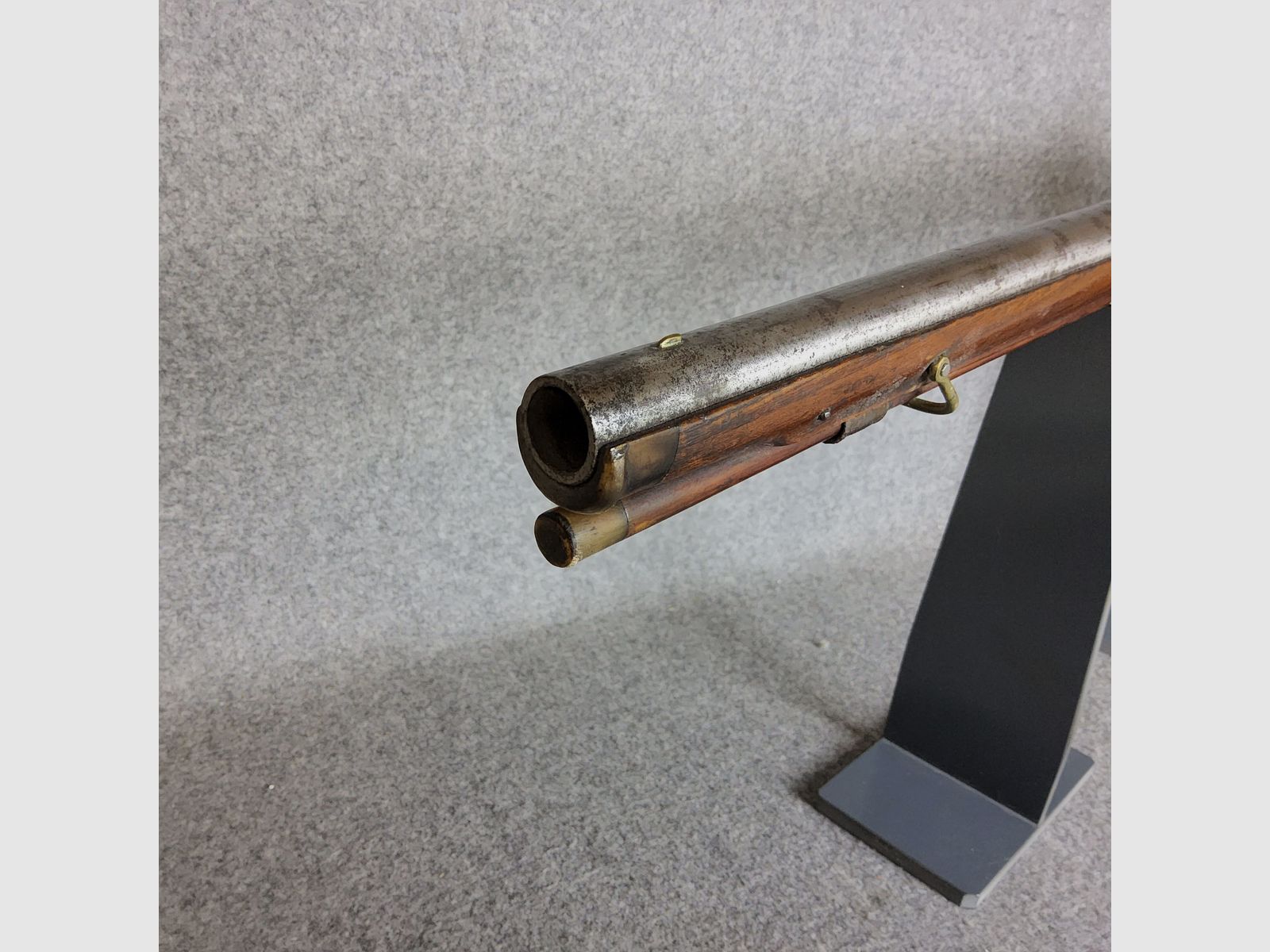 unknown hunting weapon