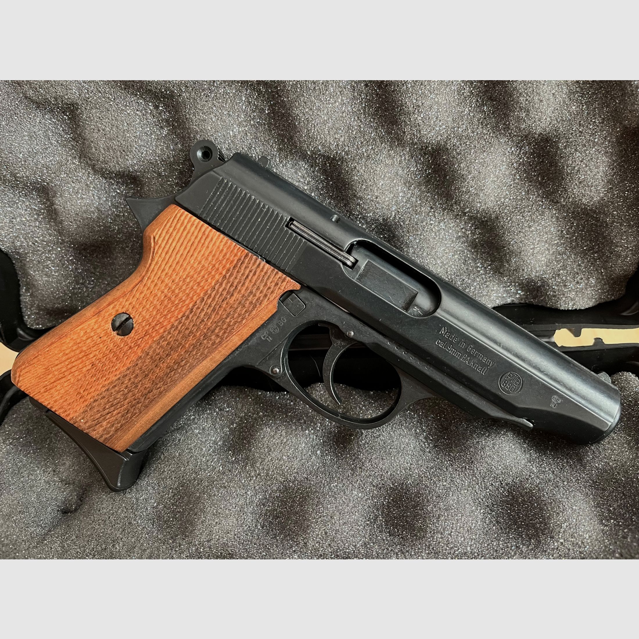 ME 9 Para pistola 9mm P.A.K impugnature in legno, immagine 2 di 4