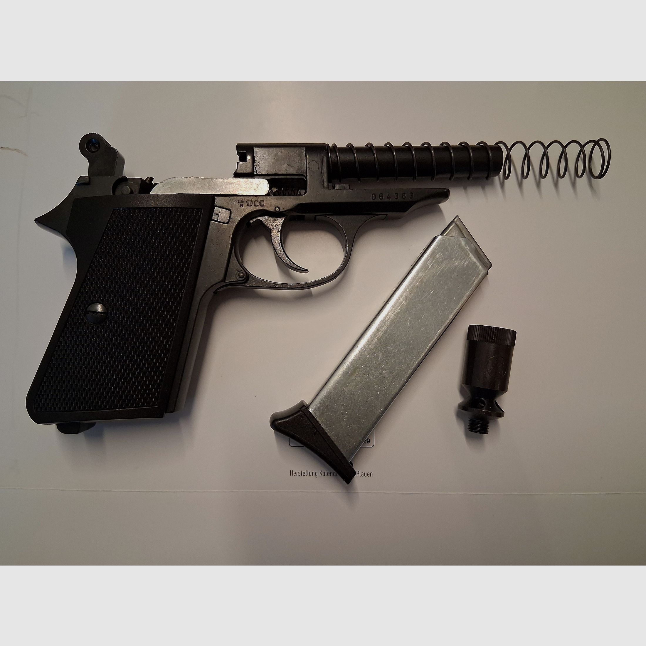 ME 9 mod. Para Griffstück komplett, Magazin, Abschussbecher, original Koffer (neuwertig)