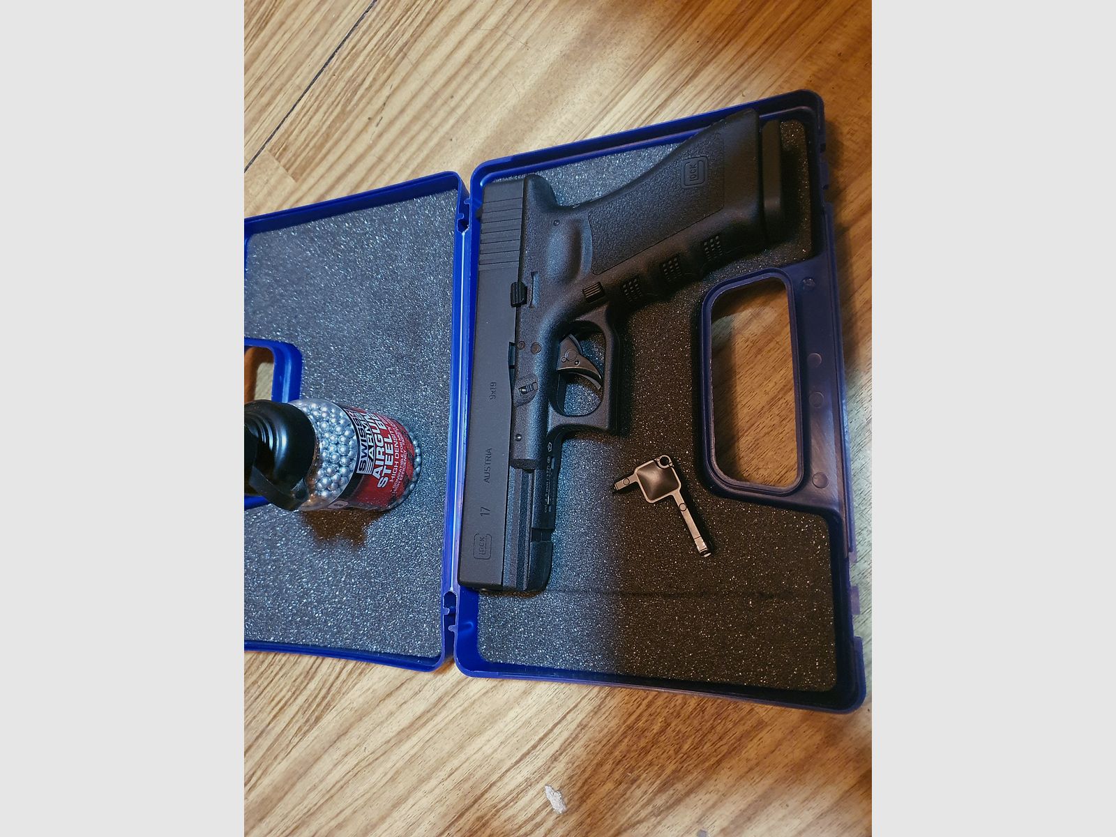 Glock 17 4.5mm Blowback BB CO2
