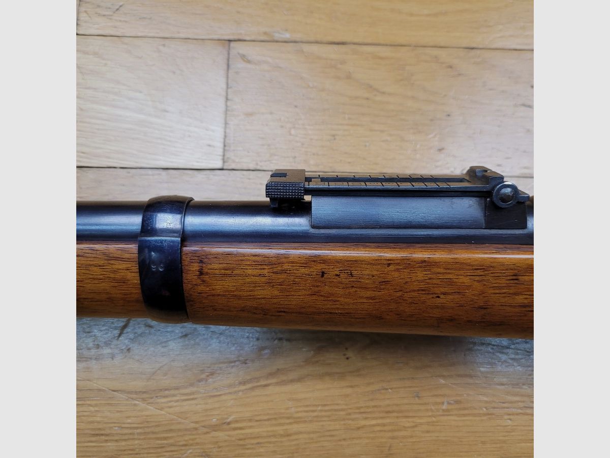 Prächtiges Infanteriegewehr Mauser 1871/84 – Vollständig einheitliche Seriennummer – Preußisches Arsenal Spandau – Prestigierte Zuteilung an die 1. Jäger zu Fuß der Garde – Neuer Lauf – Museumszustand, Bild 29 von 35