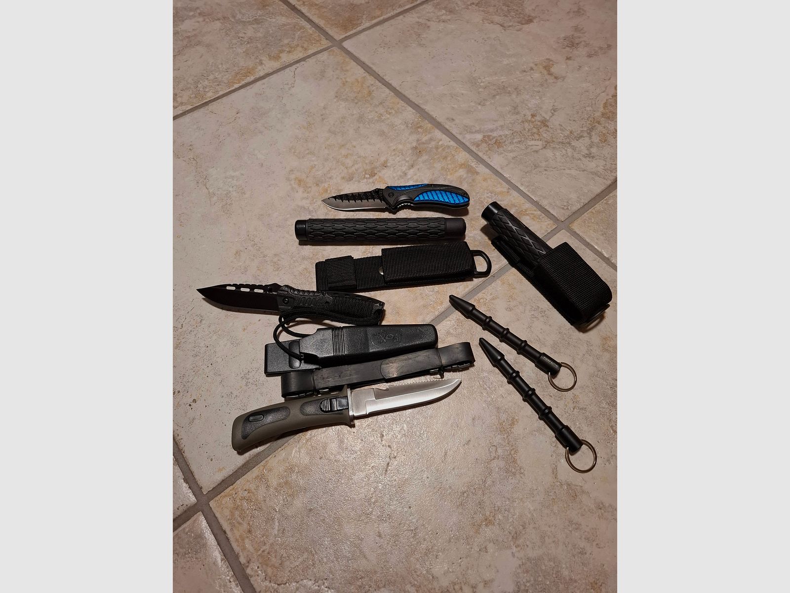 Reste meiner Sammlung, Messer, Schlagstöcke, Kubotan