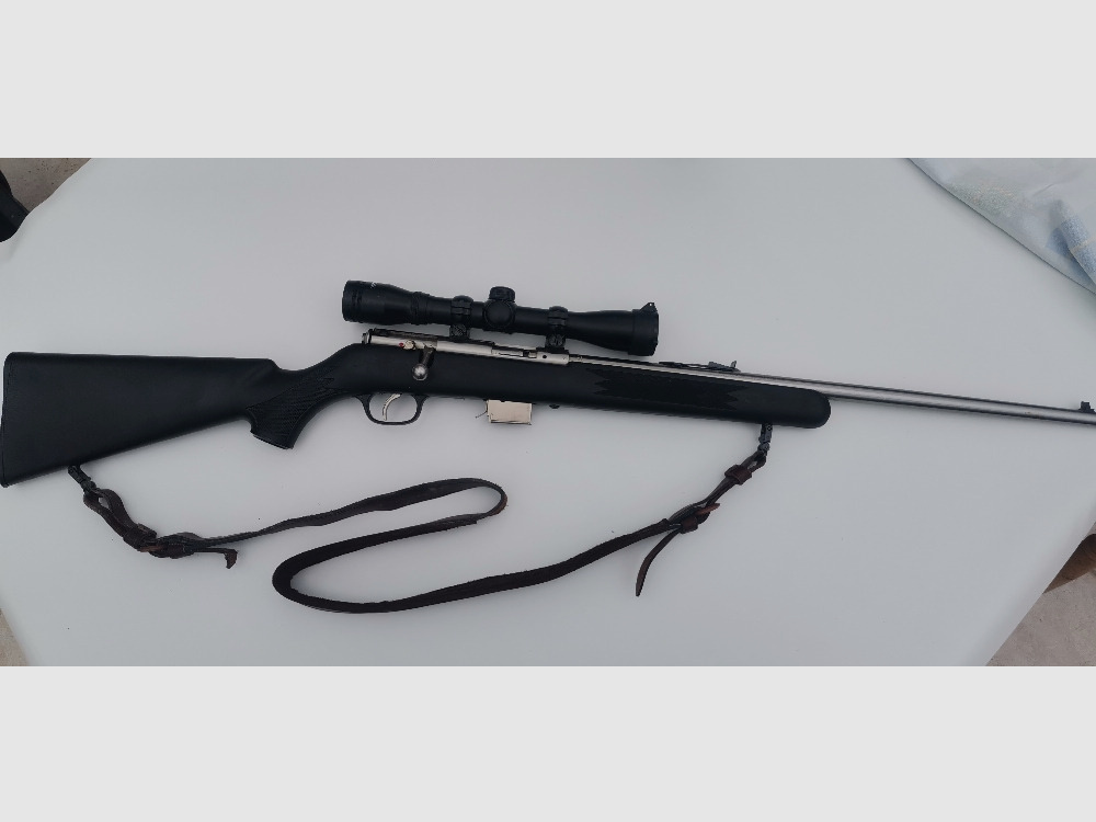 Savage 93 Allwetter Schonzeitbüchse .22 Mag, .22 WMR mit Zielfernrohr