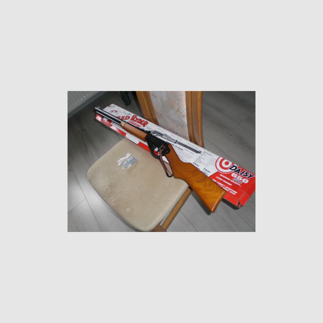 Daisy Red Ryder Carbine Repetier Luftgewehr Winchester mit Echtholzschaftung