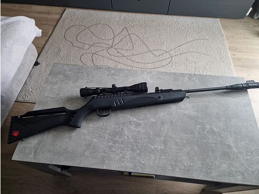 Unbenutzte Ruger Targis Hunter mit viel Zubehör und Tasche 