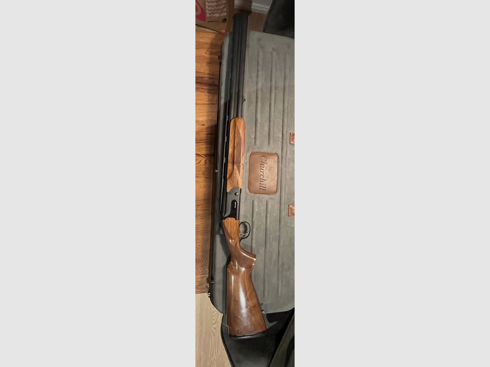 Akkar Churchill 206E Schwarz II