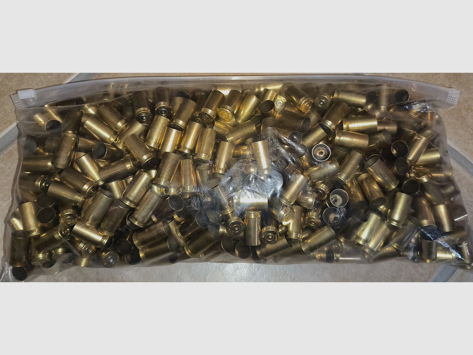 540 bossoli Cal. .45 Auto