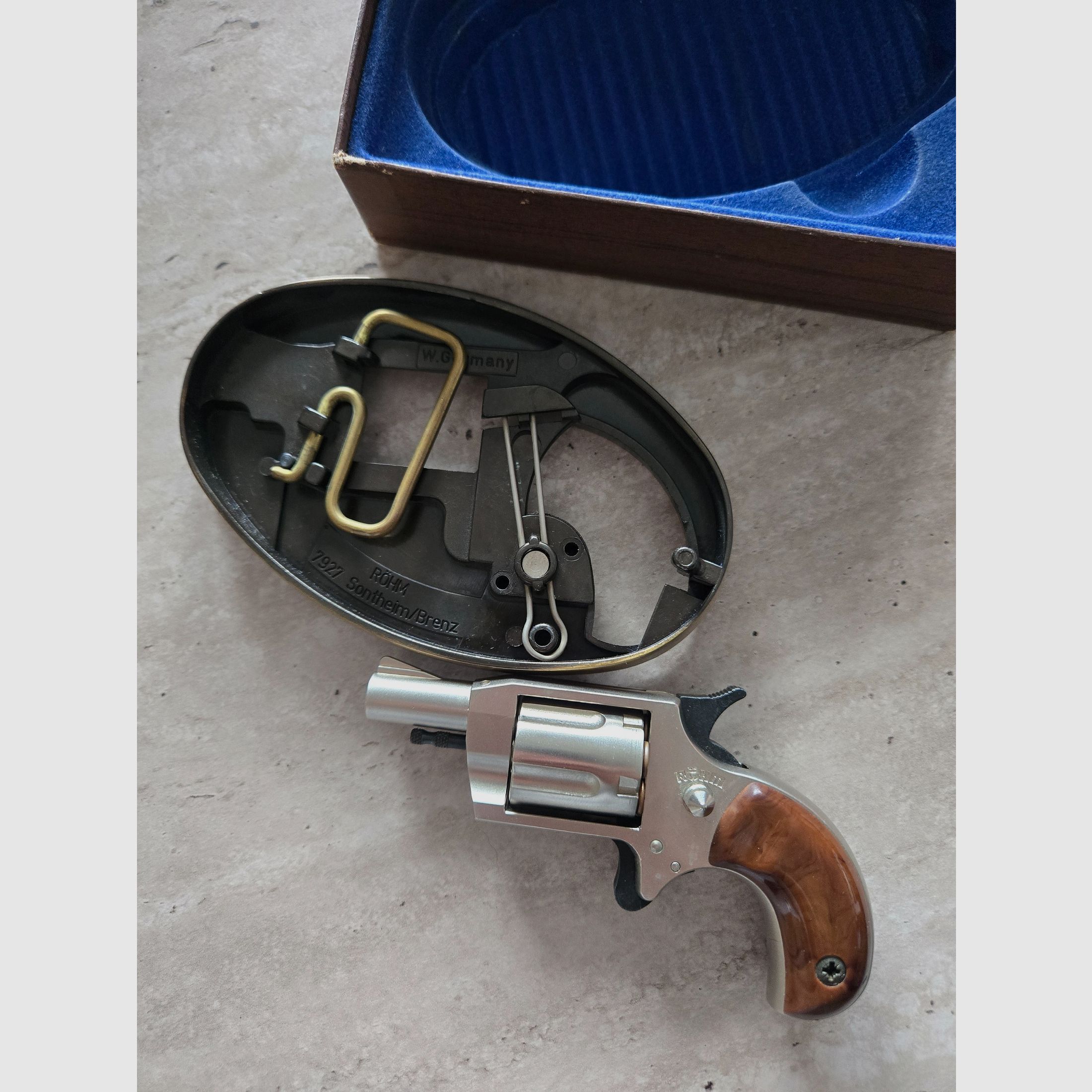 Röhm Little Joe – Signalrevolver mit Gürtelöse und Originalverpackung, Bild 4 von 5