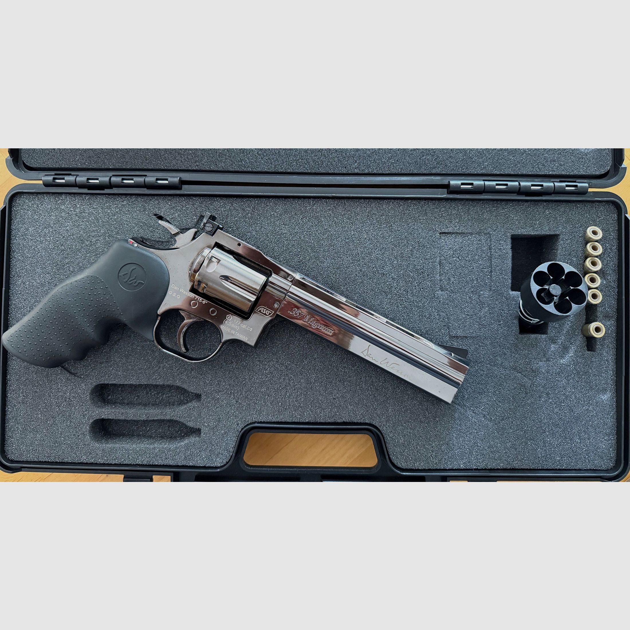 Dan Wesson 715 Diabolo *Rareza - cañón continuo*