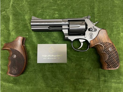 Smith & Wesson 686
