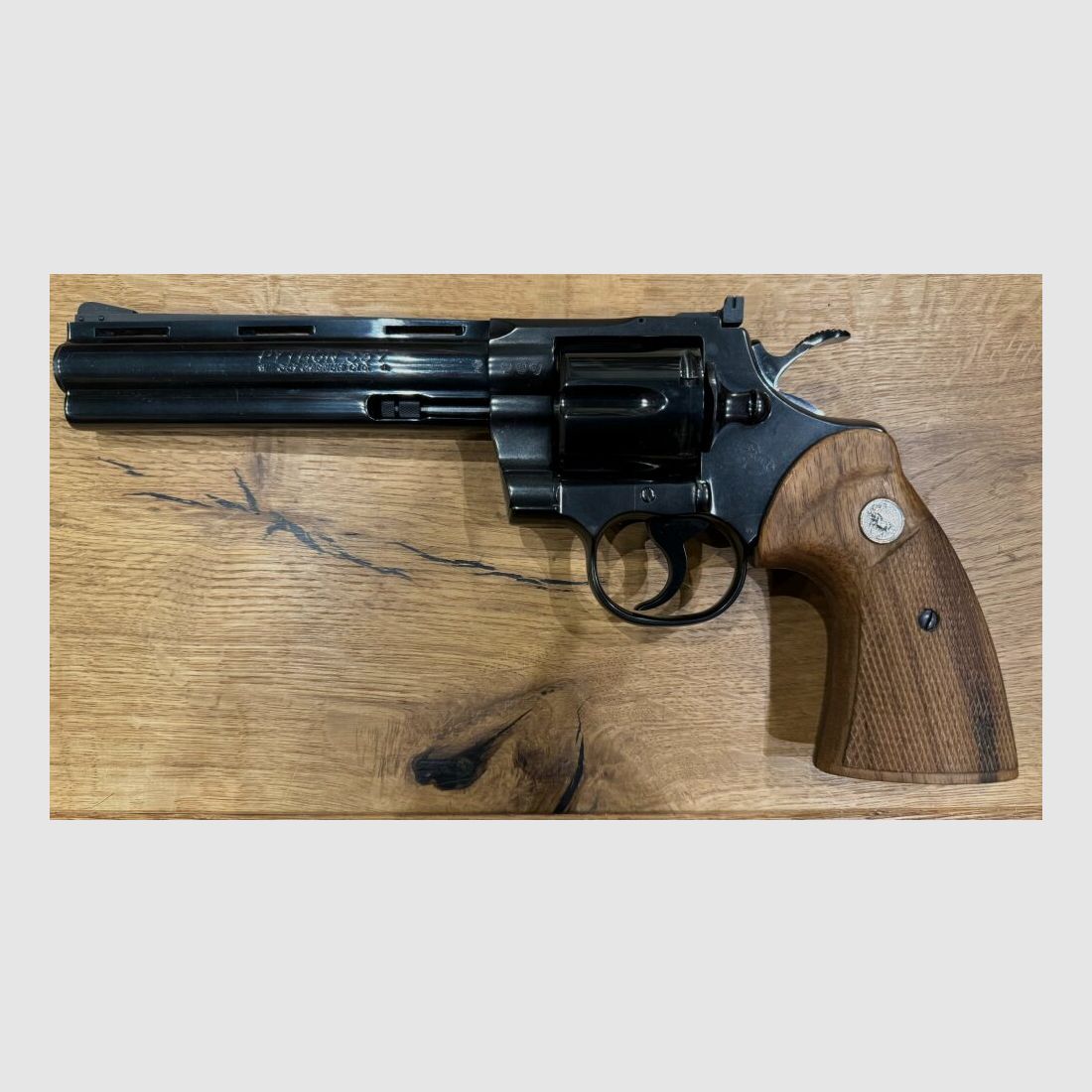 Colt	 Python mit 6" Lauf