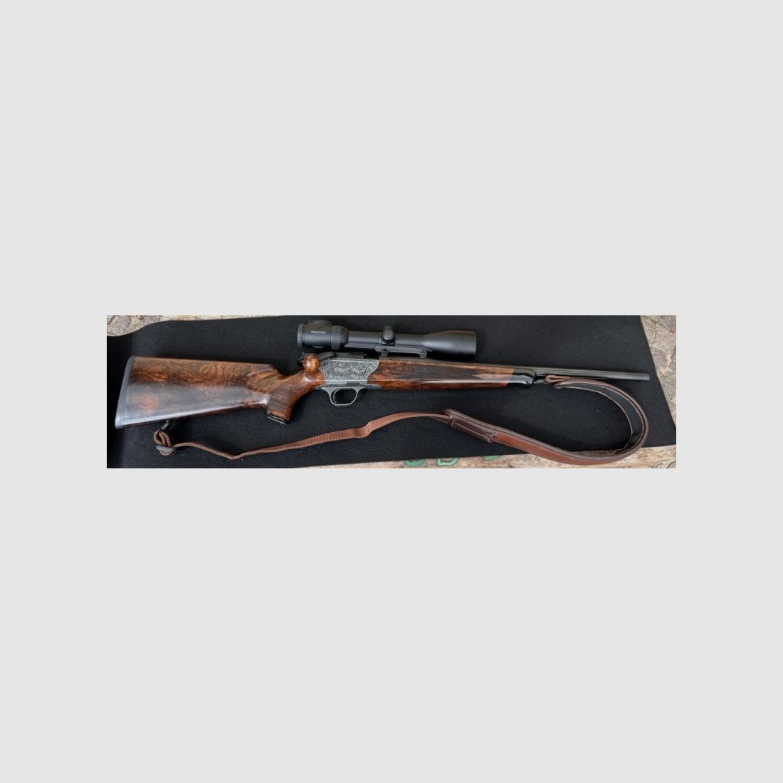 Blaser R8 Baronesse Holzklasse 8 .30-06 gekanaliseerde loop 52 cm draad Swarovski Z6i Atzl trekker