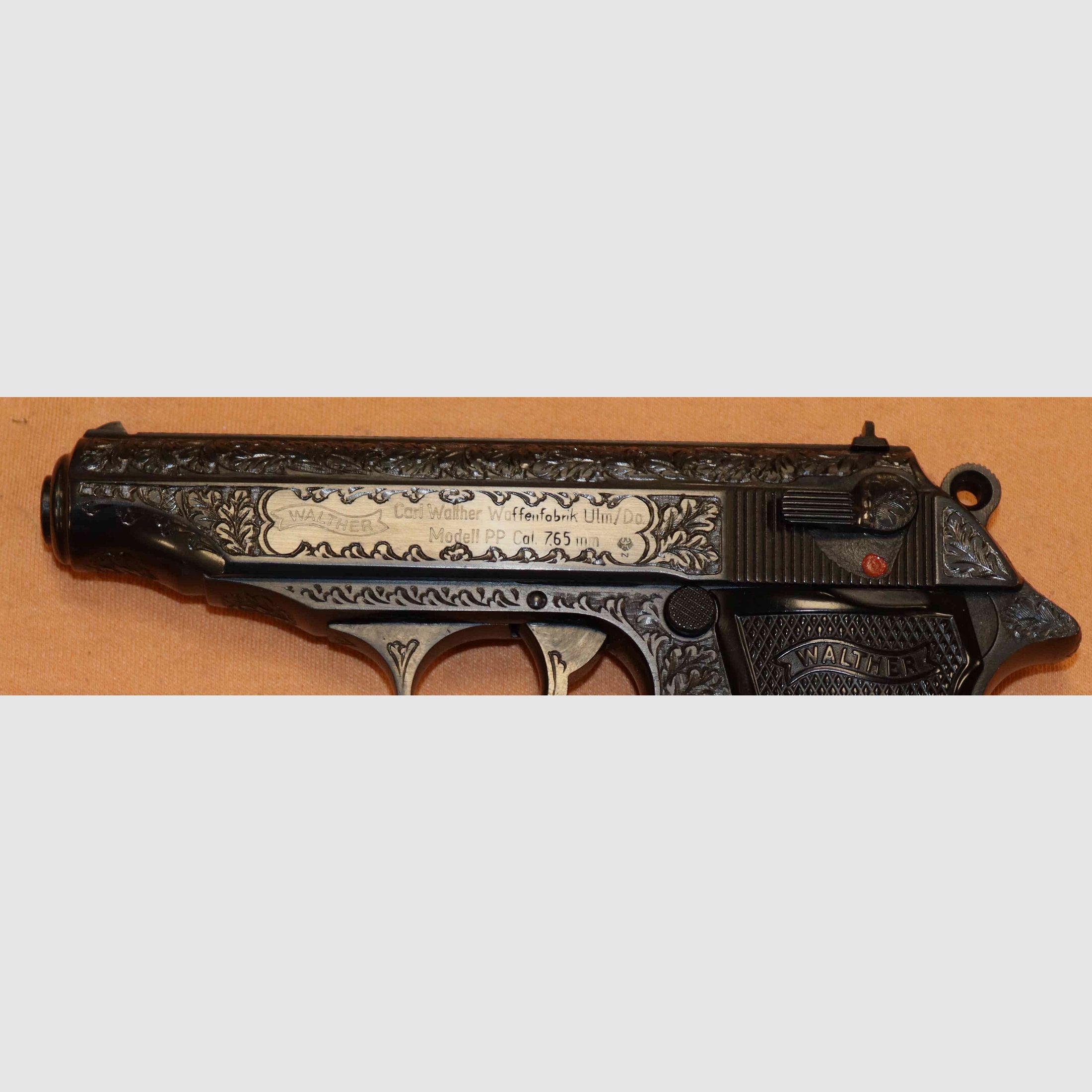 Pistolet Walther PP Grawerowany Kaliber 7.65, zdjęcie 2 z 10