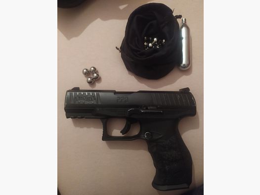 Verkaufe meine Walther PPQ cal.43