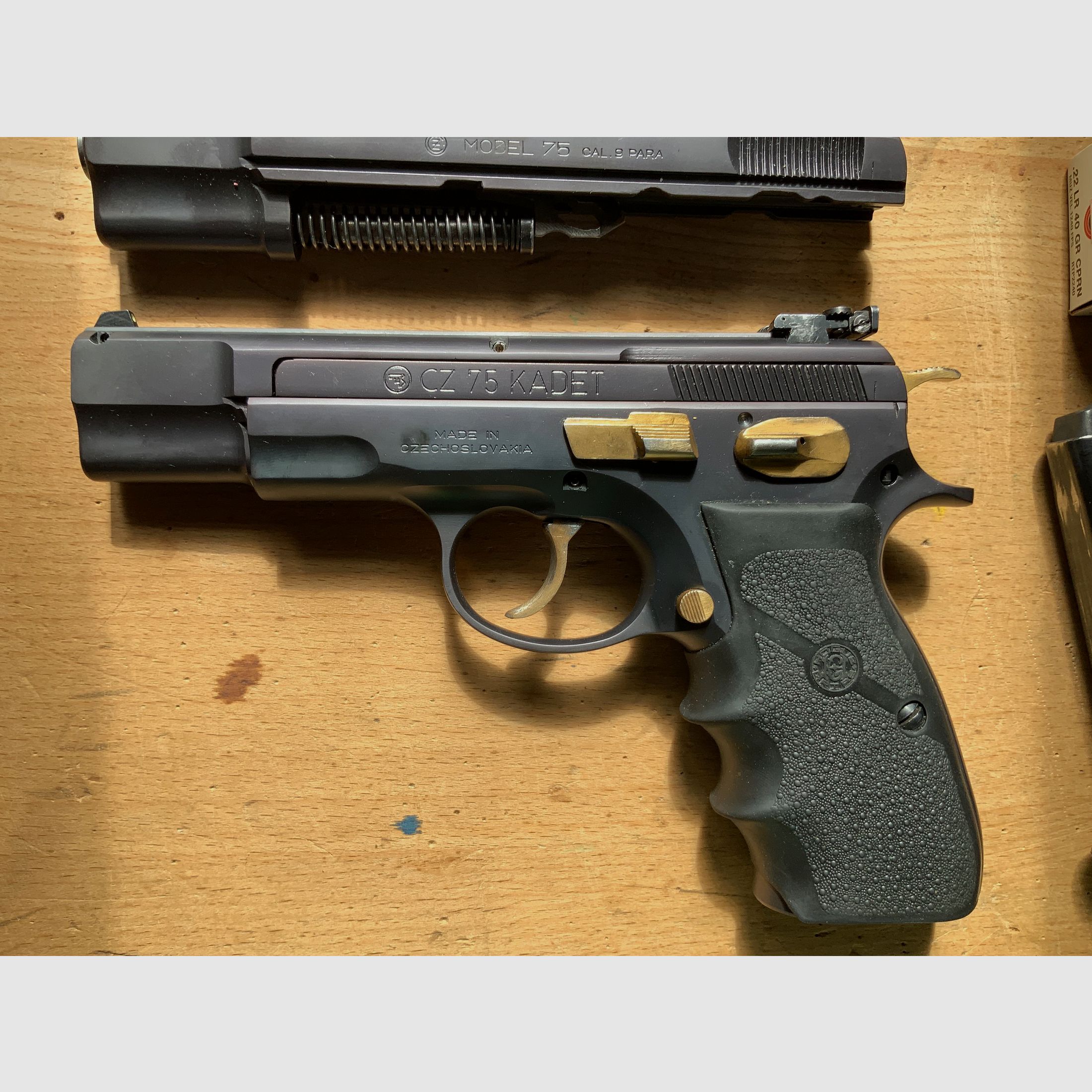 Pistola CZ 75 9 mm Luger KK Kadett sistema di cambio pistola di servizio