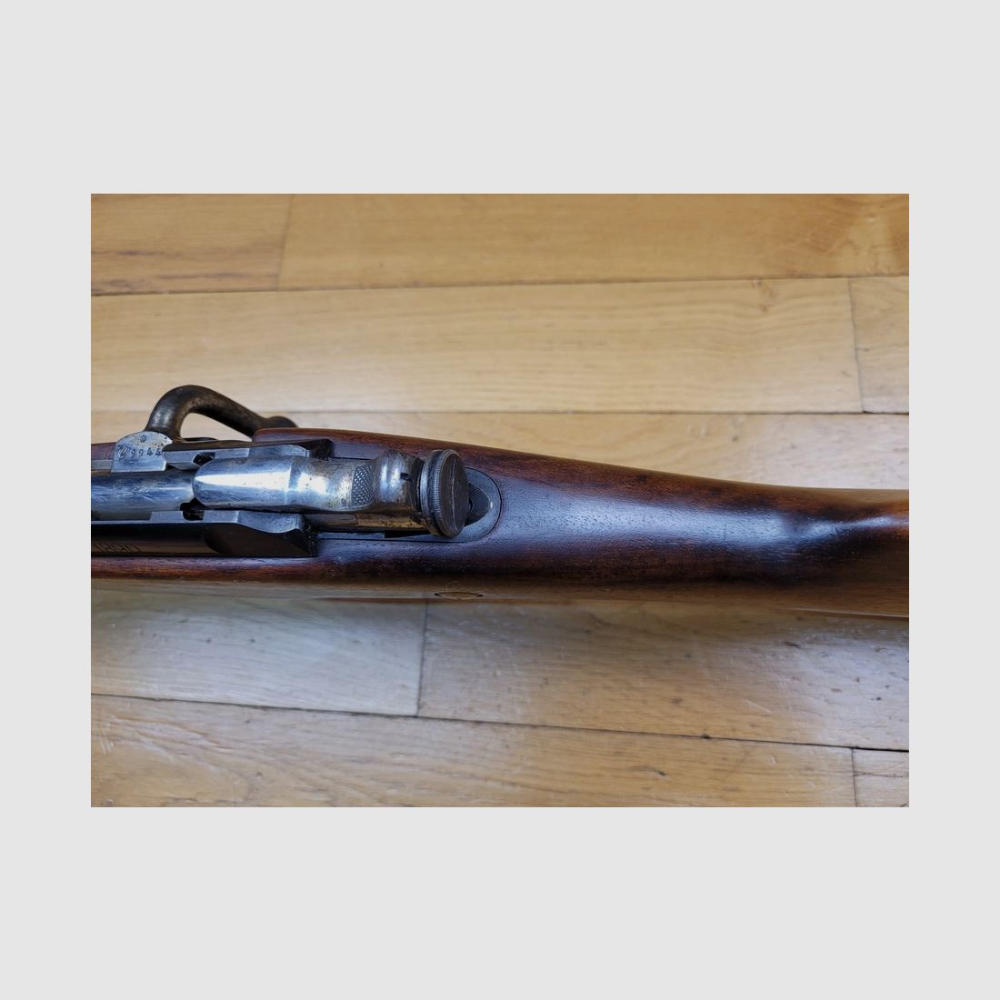 Rarissime et magnifique carabine de cavalerie Berthier 1890 » 2°type » – en trois coups et calibre d&rsquo;origine 8×51 – quasi toutes disparues par passage au standard 1916 et suivants – configuration 100% d’origine – intégralement monomatricule jusqu&rsquo;à la baguette – État muséal !, image 15 sur 30