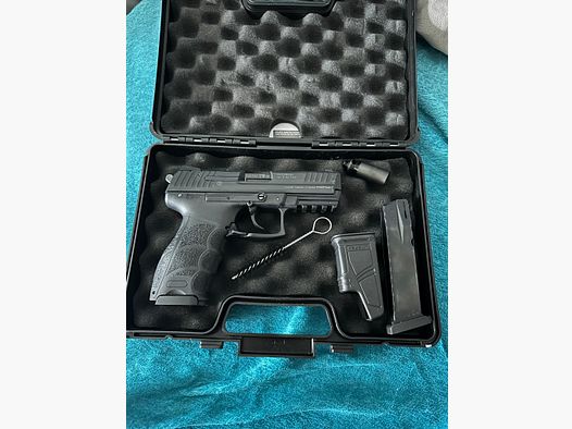 H&K P30 9mm blank firing pistol + case (complete contents)