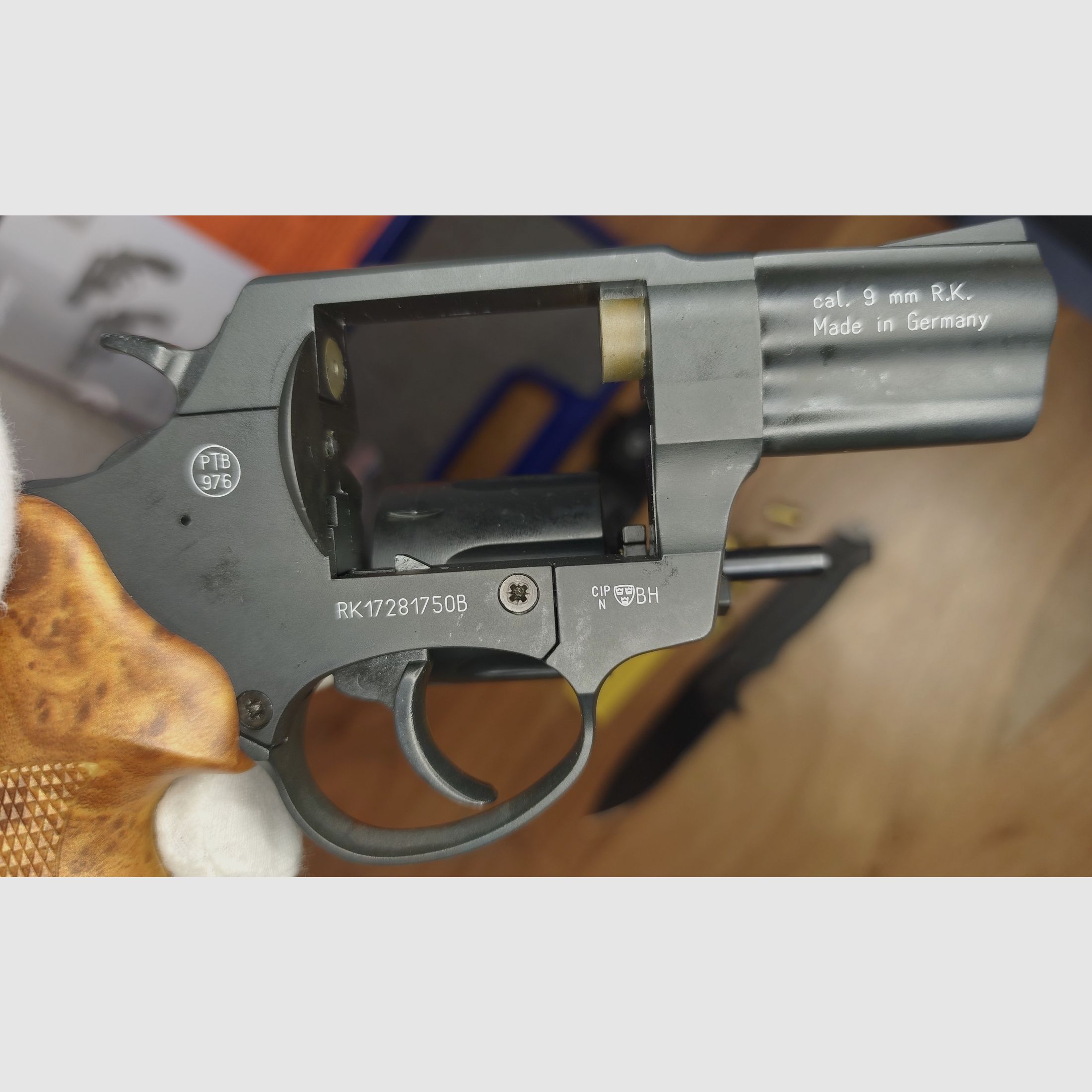 Röhm RG 89 !!Laden Neu!! PTB 976 + 10 Schuss CS Gas + Jagd- und Angelmesser